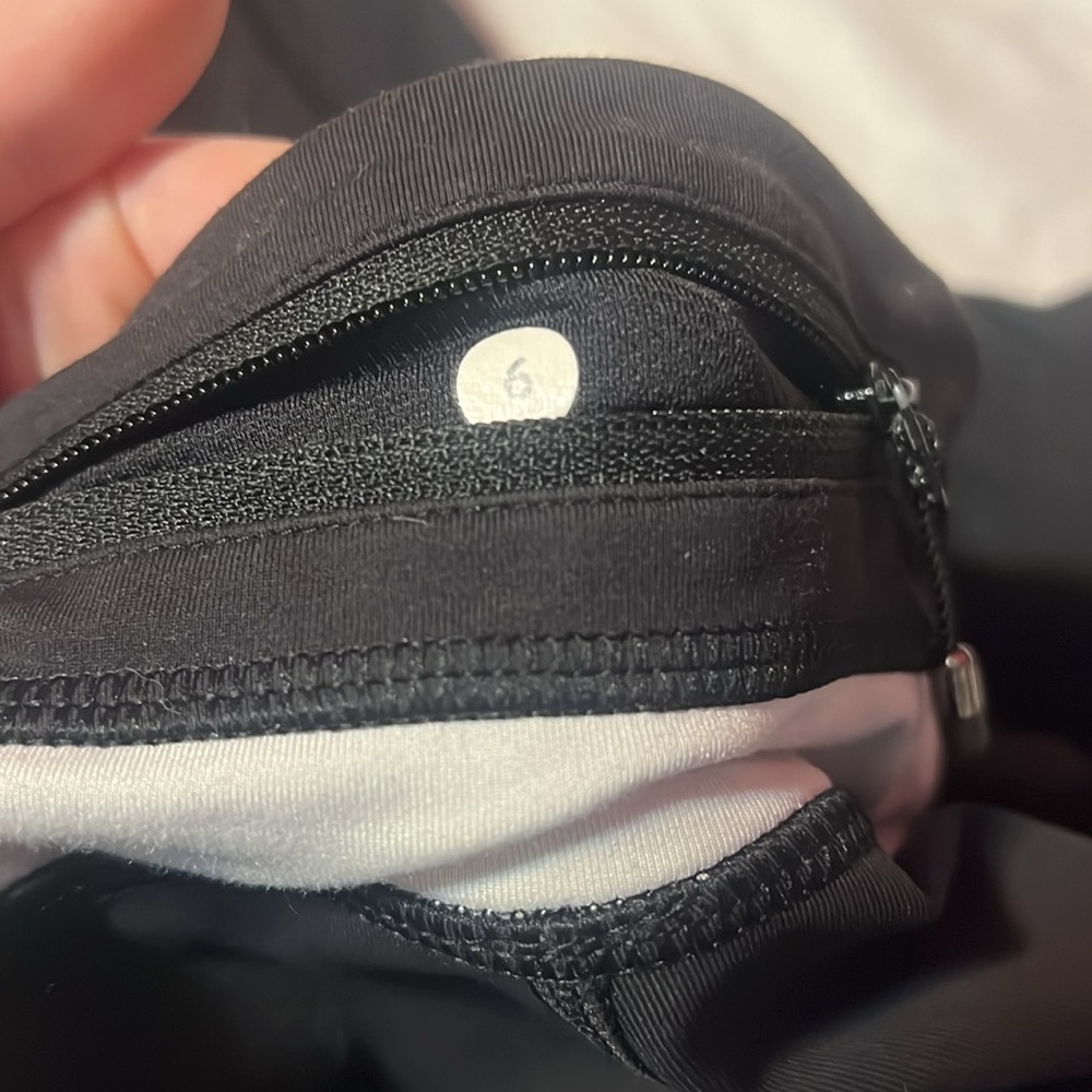 Lulu black cropped leggings size 6 used but great condition!